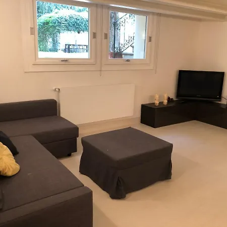 Venice-lido With An Esclusive Garden Apartment