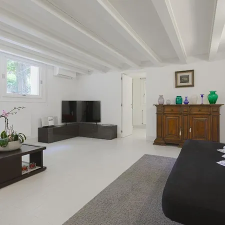 Venice-lido With An Esclusive Garden Apartmán *